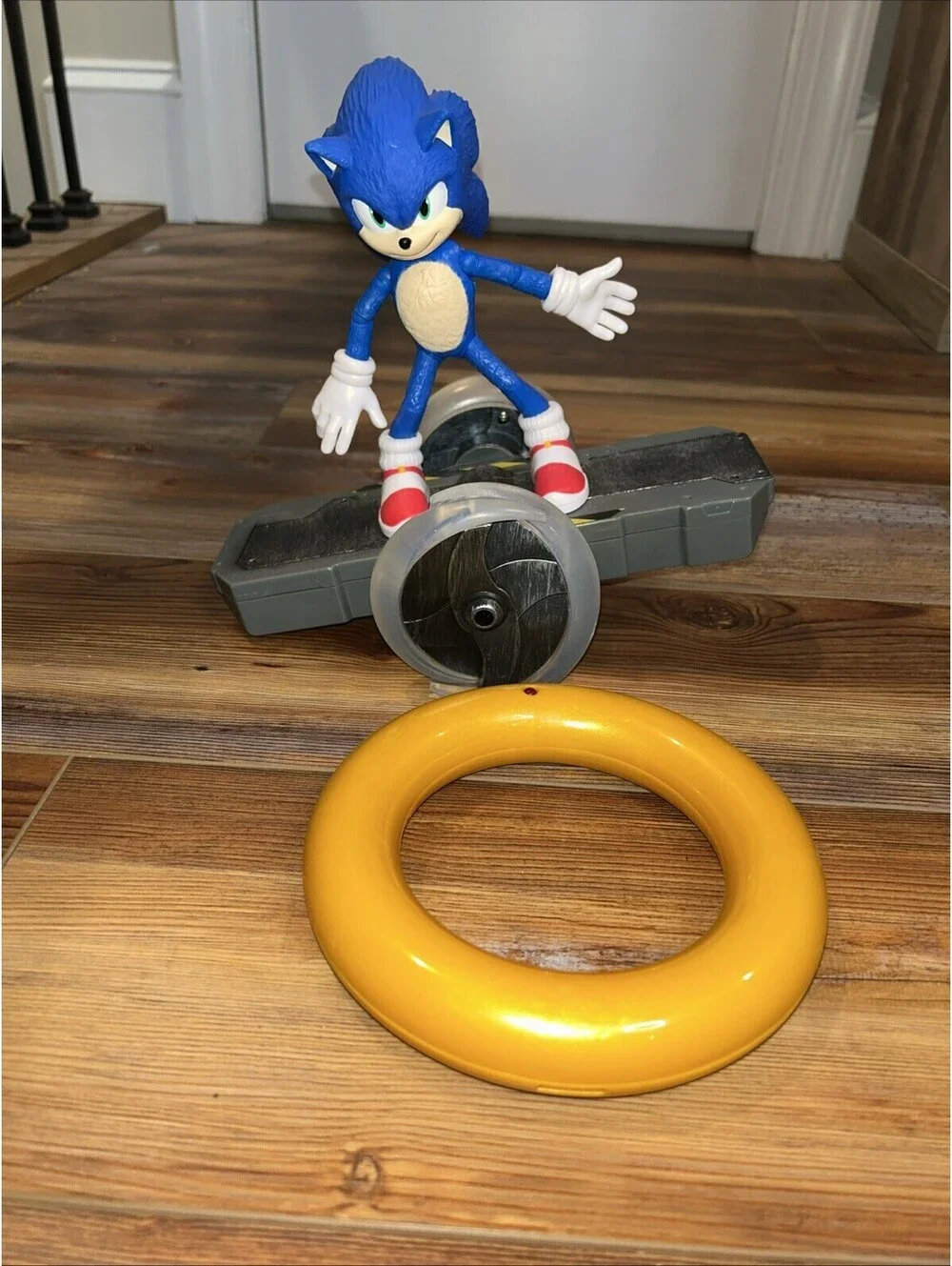 Sonic The Hedgehog Speed R/C [Light Up Wheels, 2.4 GHz]